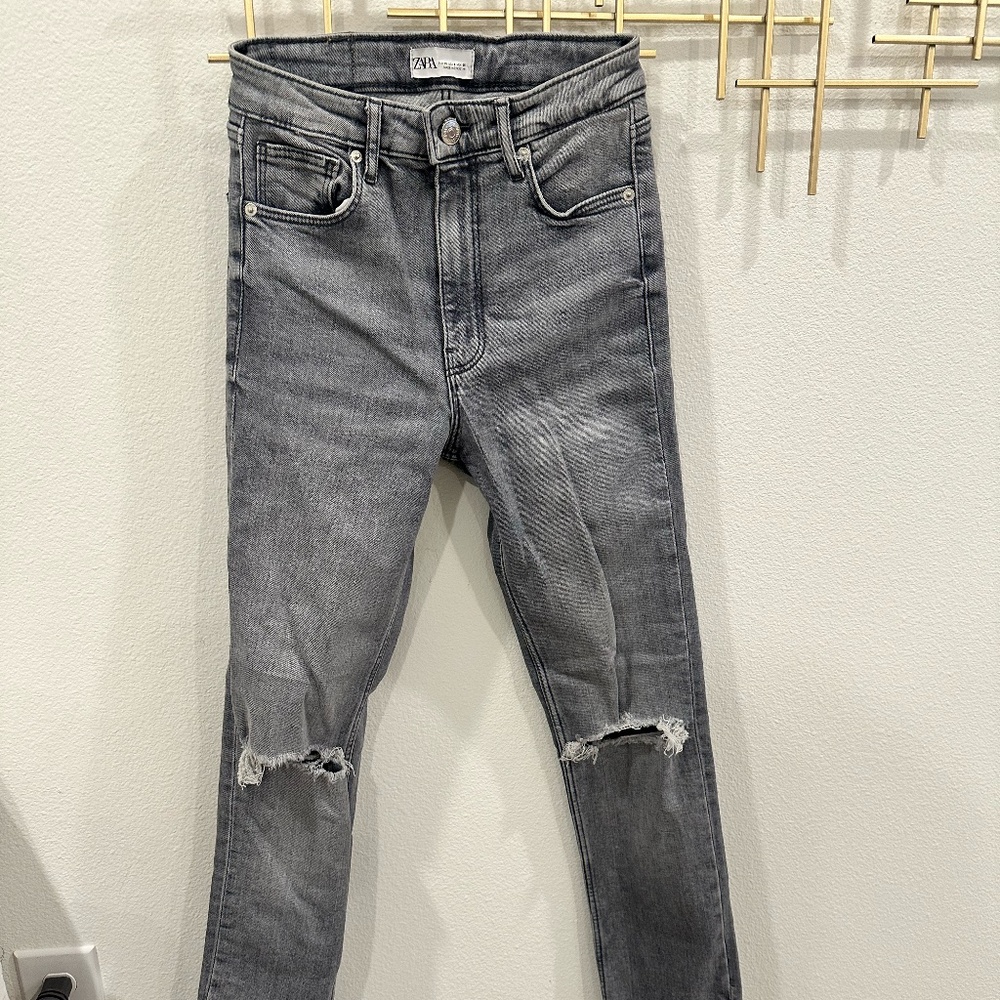 ZARA Gray Distressed Skinny Jeans